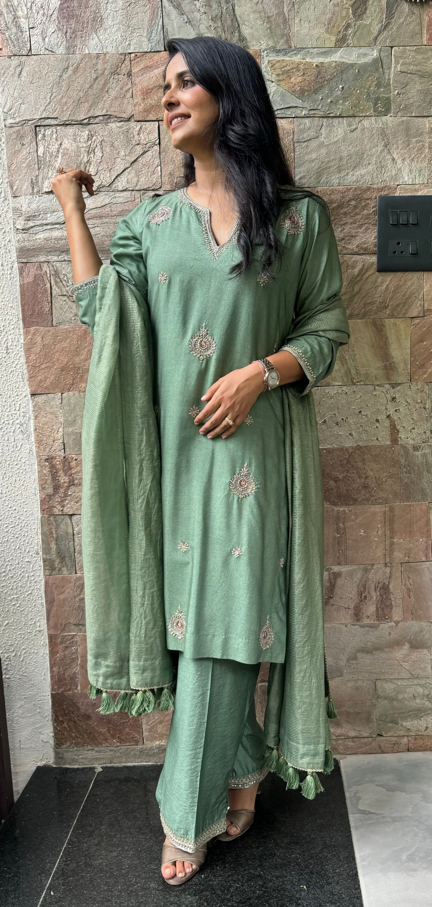 Sage Chaand Set