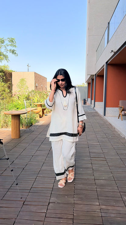 ‘Ivory Verse’ Linen Set
