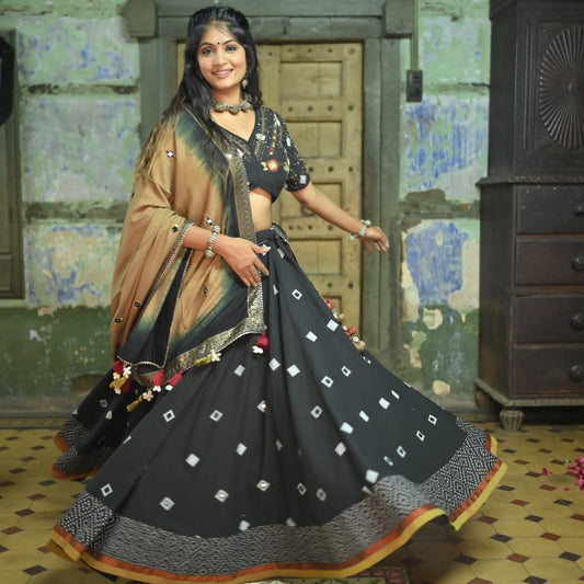 'प्रेमरंग' Navratri Lehenga
